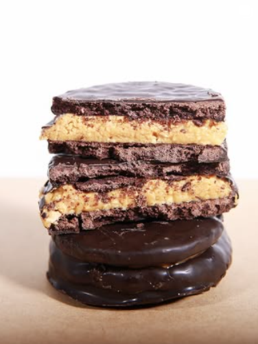 Alfajor keto de almendra con pasta de mani Vento